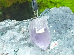 Ametystová špice krystal 2,3 cm přívěsek - PRŮVODCE III.