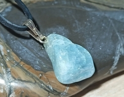 Akvamarín hlazený přívěsek 2 cm - VIZIONÁŘ