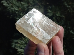 Islandský kalcit přírodní 76,1 g - SOLÁRNÍ SLUNCE
