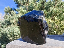 Obsidián kouřový surový 3170 g - HORA BEZPEČÍ 