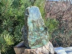 Labradorit leštěný 1860 g - VELKÝ ŠTÍT