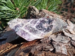 Ametyst chevron surový 89,1 g - VNITŘNÍ POSUN