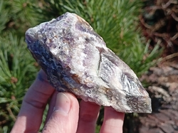 Ametyst chevron surový 159 g - JSEM PROPOJEN
