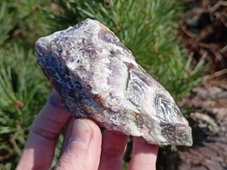 Ametyst chevron surový 159 g - JSEM PROPOJEN