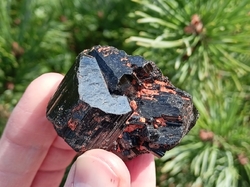 Turmalín skoryl  69,4 g - OCHRÁNCE 