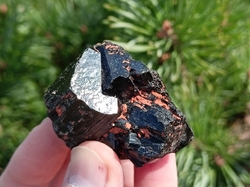 Turmalín skoryl  69,4 g - OCHRÁNCE 