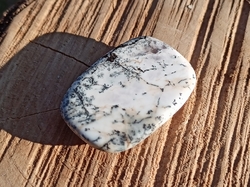 Dendritický opál velký kabošon 4,19 g