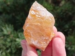 Křišťál/křemen s limonitem surový 61 g - ZLATÝ LÉČITEL