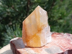 Křišťál/křemen s limonitem surový 61,3 g - ZLATÝ LÉČITEL
