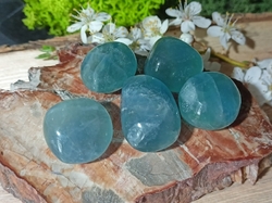 Fluorit modrý troml. 8,1 - 15 g
