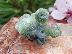 Prehnit přírodní mini Maroko 9 g - SEBEDŮVĚRA 
