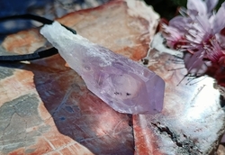 Ametystová špice krystal 4,5 cm přívěsek - PRŮVODCE