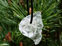 Křišťál surový přívěsek 4 cm - ANDĚLSKÁ BYTOST  