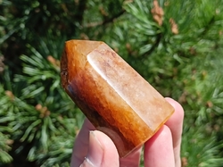 Křišťál s limonitem špice broušená 92,5 g -  TVOŘIVÁ KOMUNIKACE