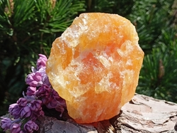 Kalcit oranžový surový 330 g - RADOST