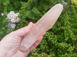 Křišťál s hematitem krystal 286 g - MOUDRÝ PRŮVODCE
