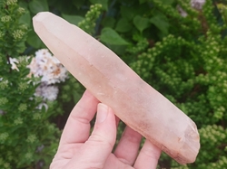 Křišťál s hematitem krystal 286 g - MOUDRÝ PRŮVODCE
