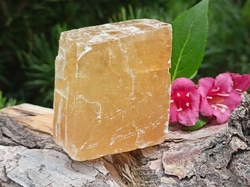 Islandský kalcit přírodní 124,9 g - SOLÁRNÍ SLUNCE