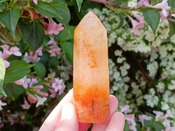  KŘIŠŤÁL s LIMONITEM obelisk 133 g - ZLATÝ PAPRSEK