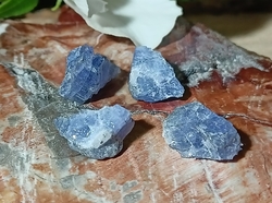 Tanzanit surový 1,95 g - SET 4 ks
