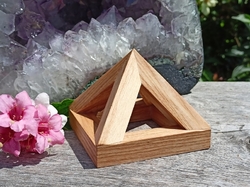  Pyramida mini dřevěná cestovní 7,8 cm z jasanu 