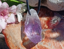 Ametystová špice krystal 3,5 cm přívěsek - PRŮVODCE