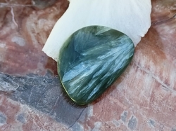 SERAFINIT kabošon 0,83 g -  KŘÍDLO
