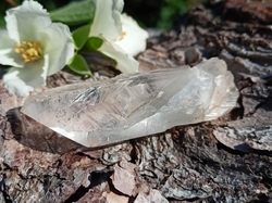 Křišťál špice přírodní 23,8 g - MAGICKÁ JESKYNĚ