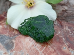 Chromdiopsid krystal surový 7,27 g extra kvalita
