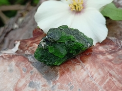 Chromdiopsid krystal surový 10,77 g  