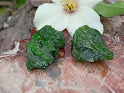 Chromdiopsid krystaly surové 13 g SET 2 KS