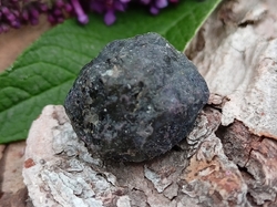 Iolit (cordierit) surový 4,74 g Madagaskar 