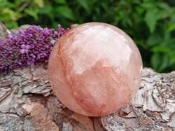 Křišťál s hematitem koule 244 g -  SPOJENÍ DVOU SVĚTŮ