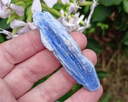 Kyanit modrý 24,3 g - MODRÝ PAPRSEK