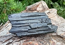Turmalín skoryl 310 g - OCHRÁNCE