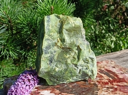 Serpentinit surový 778 g Brazílie - OTEVŘENÉ SRDCE