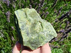 Serpentinit surový 778 g Brazílie - OTEVŘENÉ SRDCE