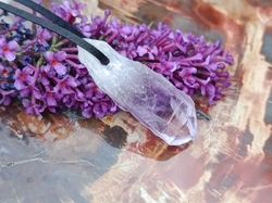 Ametystová špice krystal 4 cm přívěsek - PRŮVODCE