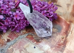Ametystová špice krystal 3,5 cm přívěsek - PRŮVODCE