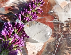 Křišťál s inkluzemi turmalínu přívěsek 2,3 cm - VYVÁŽENOST ŽIVOTA