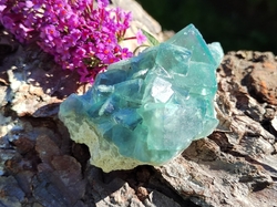 Fluorit zelený drúza 164,8 g - UNIVERZÁLNÍ POMOCNÍK 