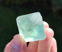 Fluorit zelený oktaedr 40,6 g Čína