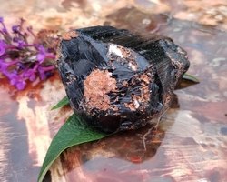 Turmalín skoryl 86,8 g - OCHRÁNCE
