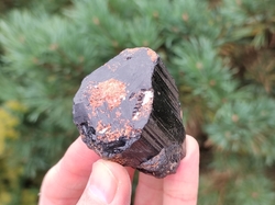 Turmalín skoryl 86,8 g - OCHRÁNCE
