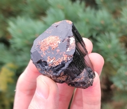 Turmalín skoryl 86,8 g - OCHRÁNCE