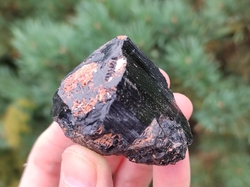 Turmalín skoryl 86,8 g - OCHRÁNCE