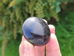 Turmalín skoryl hmatka 70,8 g