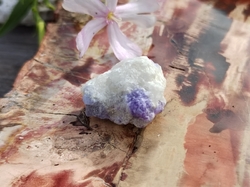 Hakmanit krystal surový 8,15 g - KOSMICKÁ BYTOST