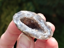 Achát peříčkový geoda 20,8 g