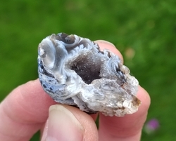 Achát peříčkový  mini geoda 11,3 g